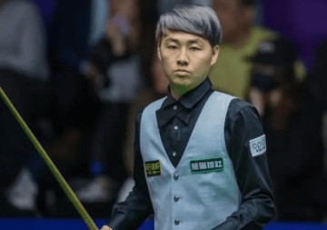 50万周薪!姆巴佩官宣加盟曼联,薪资超哈兰德引热议